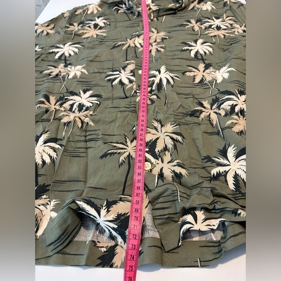 H&M Printed Shirt Size-M - Picture 3 of 9